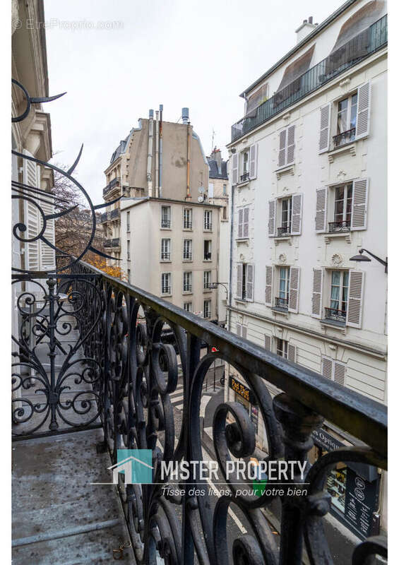 Appartement à PARIS-17E