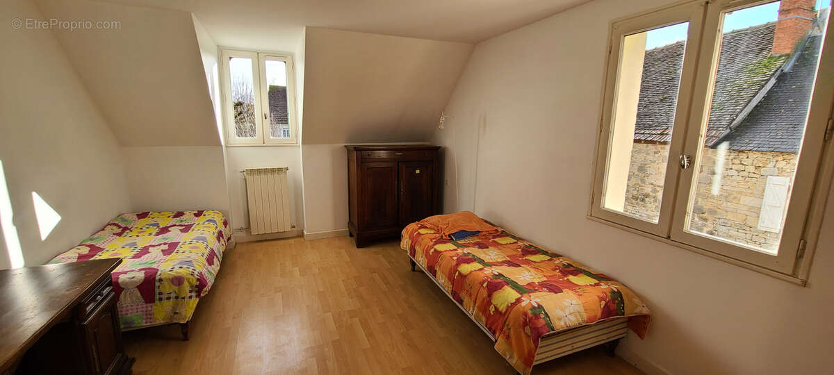Maison à CONDAT