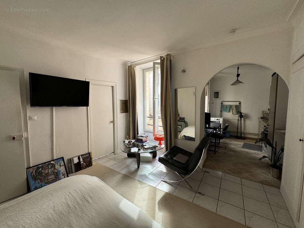 Appartement à PARIS-10E