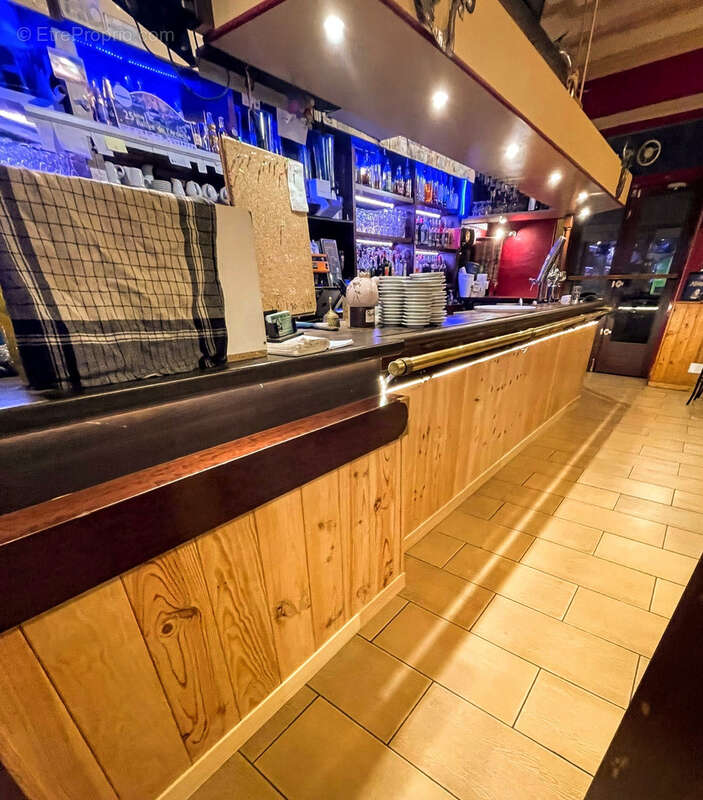 Commerce à VALS-LES-BAINS