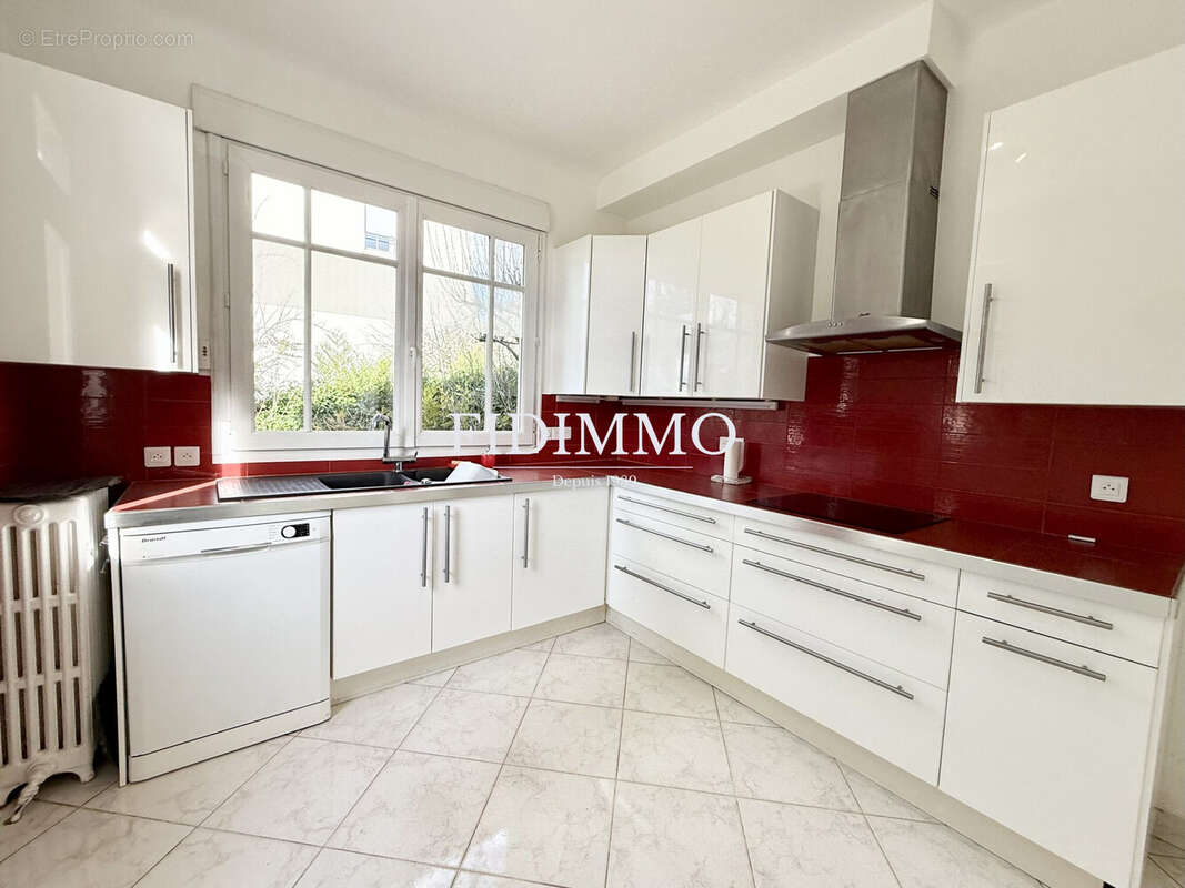 Maison à CHENNEVIERES-SUR-MARNE