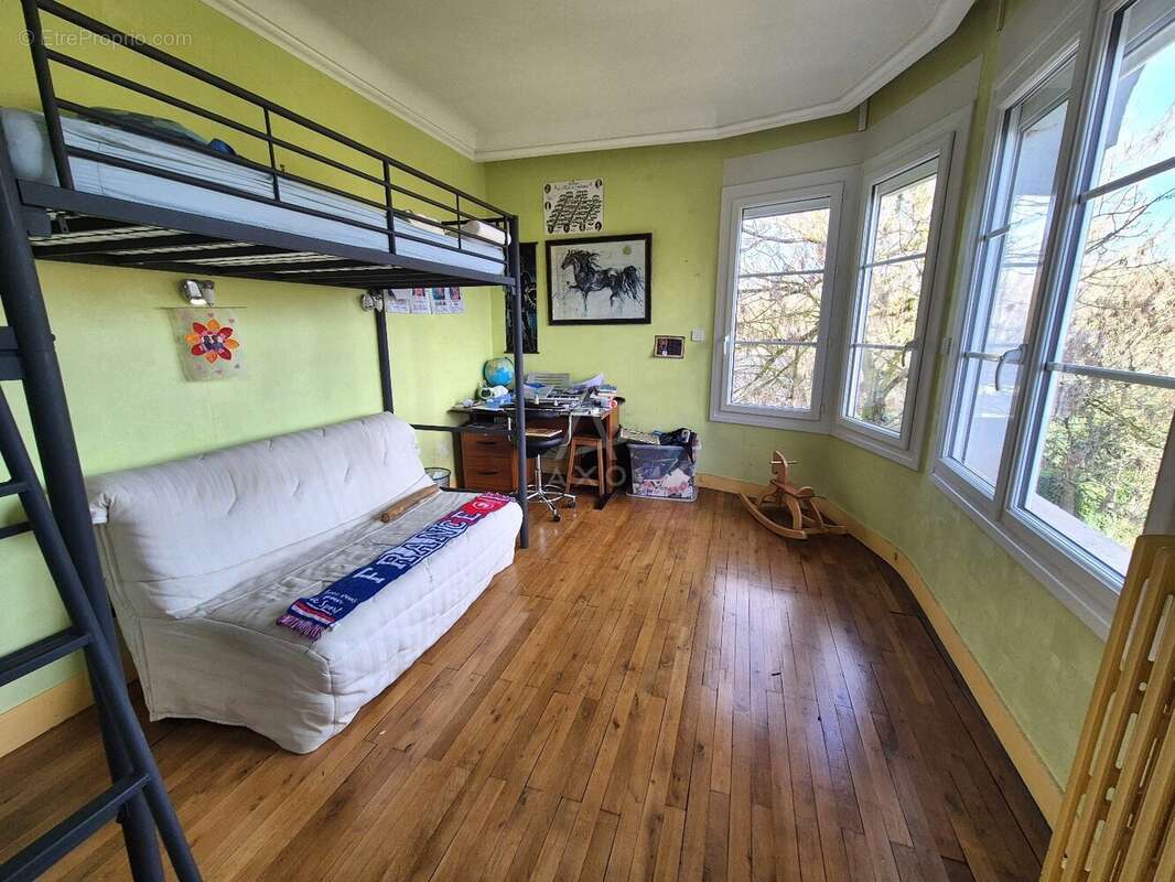 Maison à LONGUE-JUMELLES