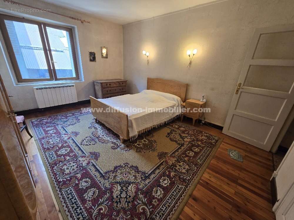 T3 - centre barcelonnette - photo 3