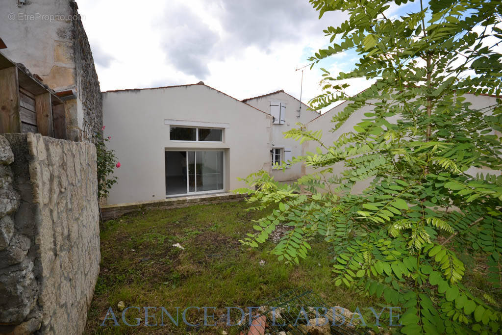 Maison à PONT-L'ABBE-D'ARNOULT