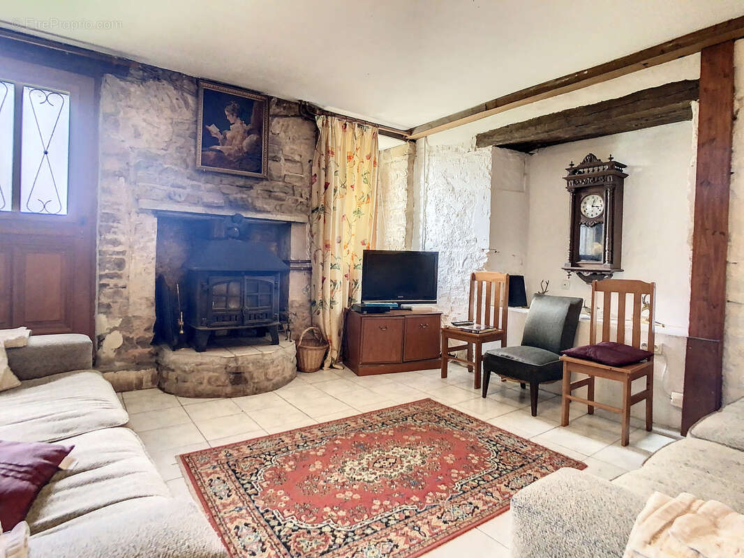 Maison à SAINT-MARTIN-DES-BESACES