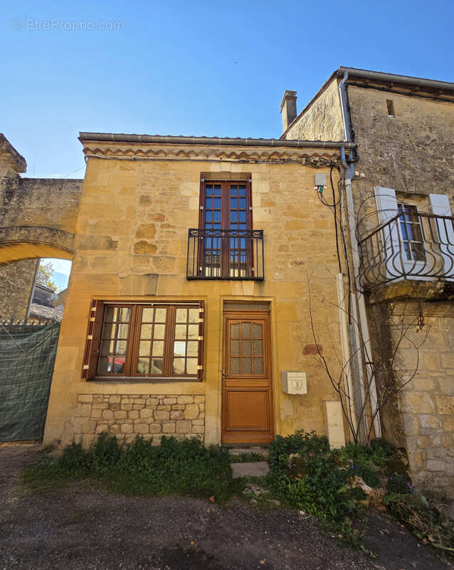Ensemble immobilier dans le bourg du village - photo 23