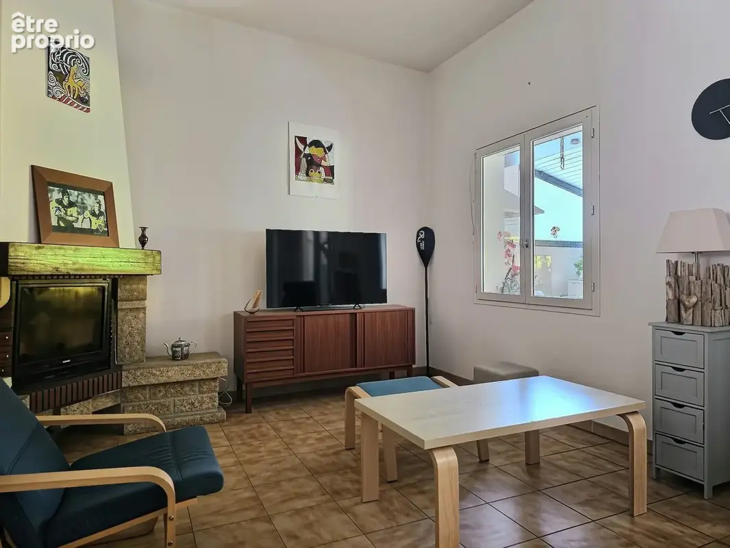 Maison proche Almanarre avec Jardin et Garage - photo 2