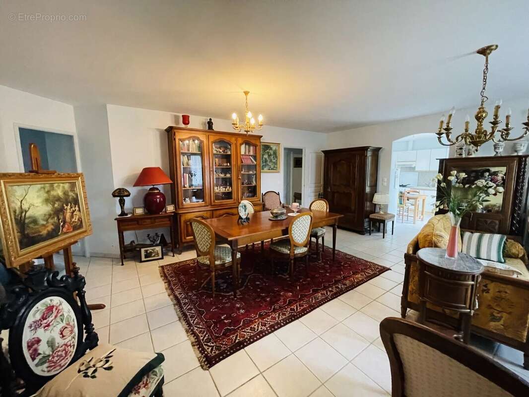 Maison à BARBEZIEUX-SAINT-HILAIRE