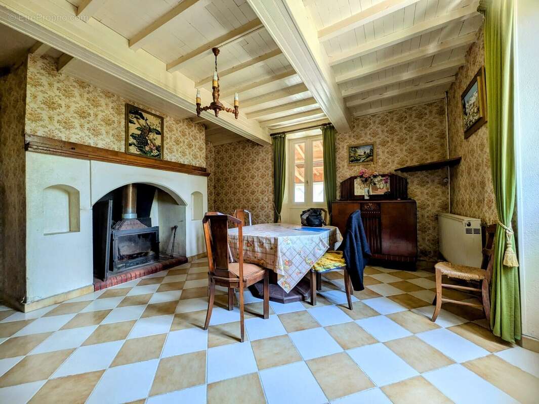 Maison à LUPIAC