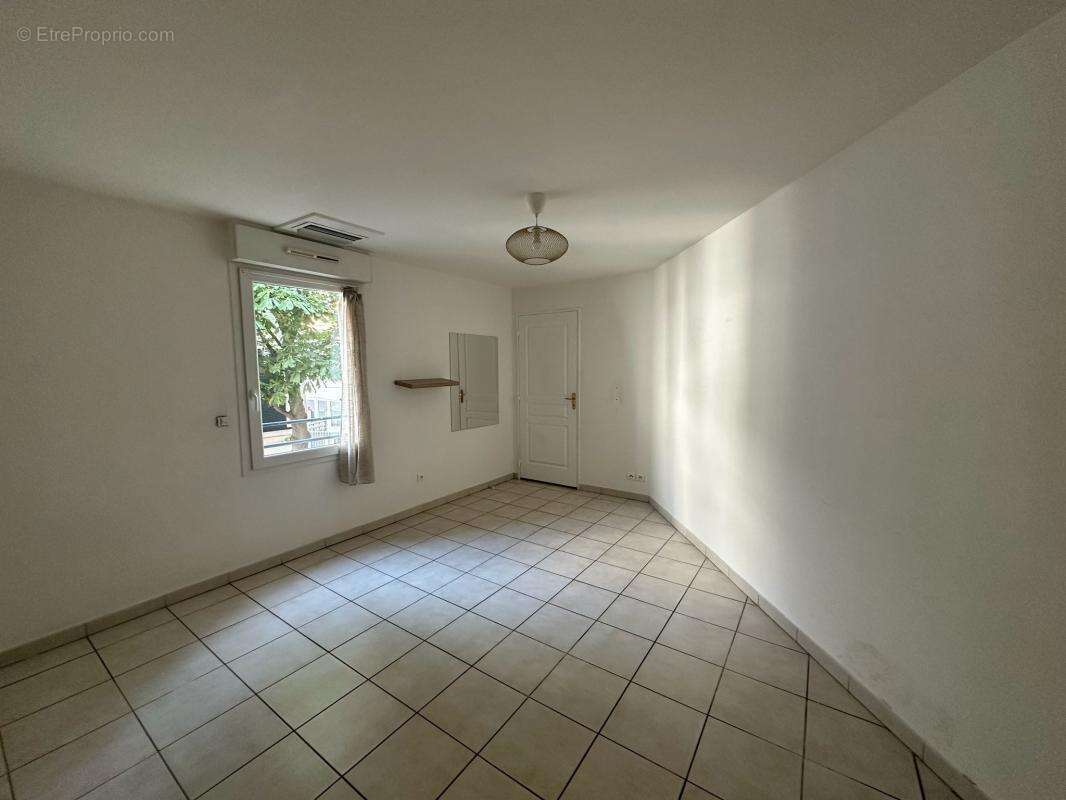 Appartement à SIX-FOURS-LES-PLAGES