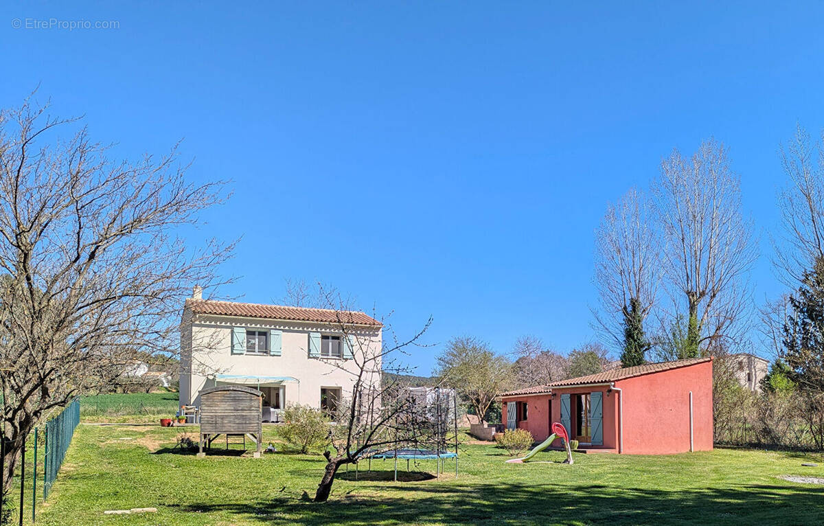 Maison à VILLECROZE