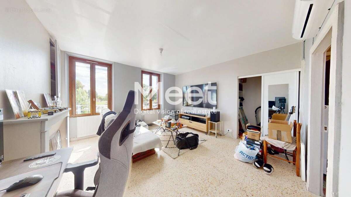 Appartement à BRIENON-SUR-ARMANCON