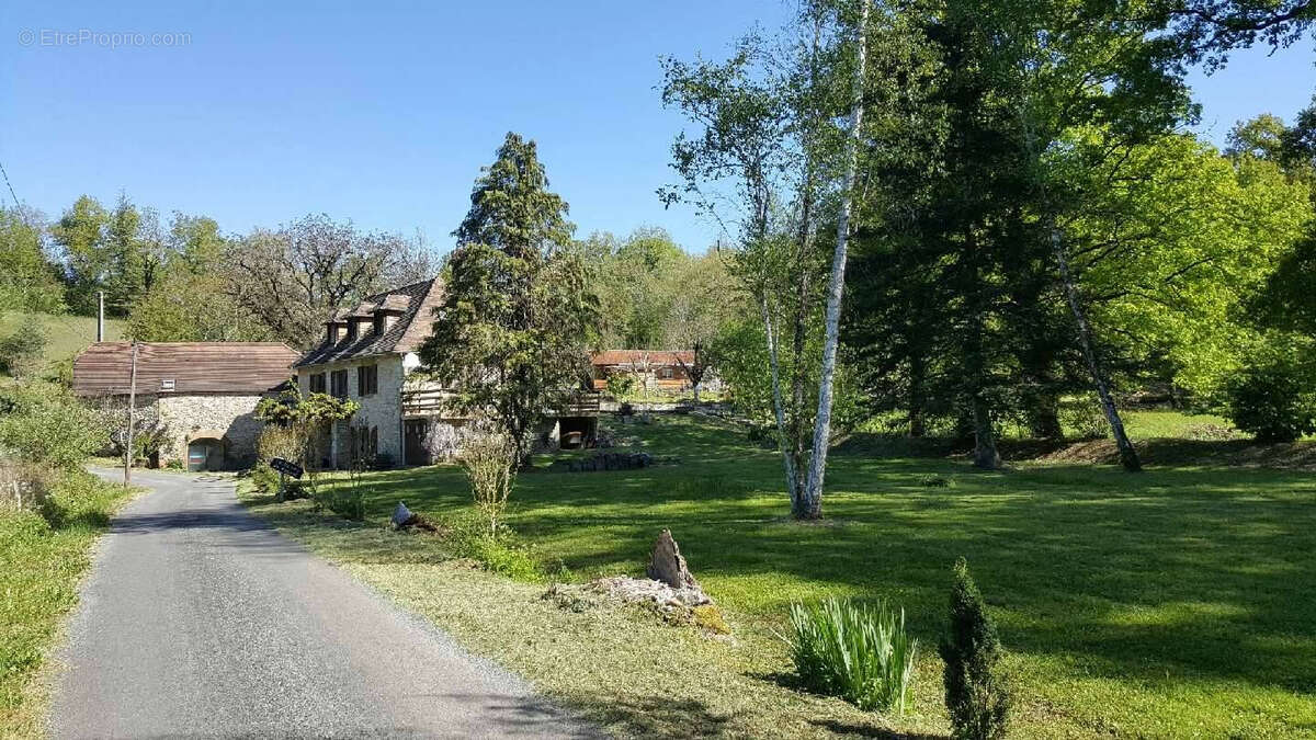 Moulin à eau de charme du XVIe siècle en Corrèze, cadre exceptionnel et potentiel rare - photo 13