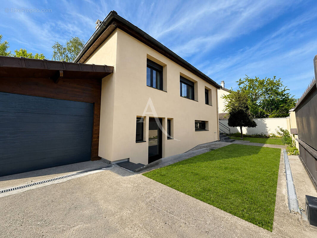 Maison à LE PLESSIS-TREVISE
