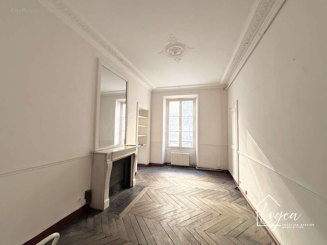 Appartement à PARIS-8E