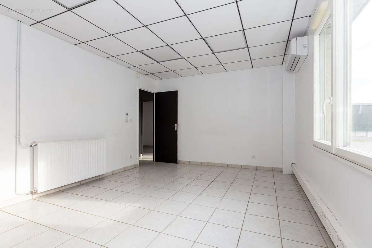 Vente Bureau-local Arandon-passins(38510) 449 000ï¿œ - photo 5