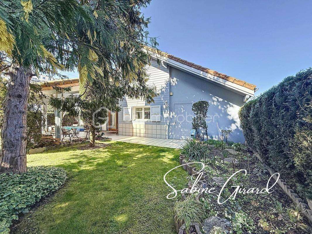 Maison à SAINT-MARTIN-D'HERES