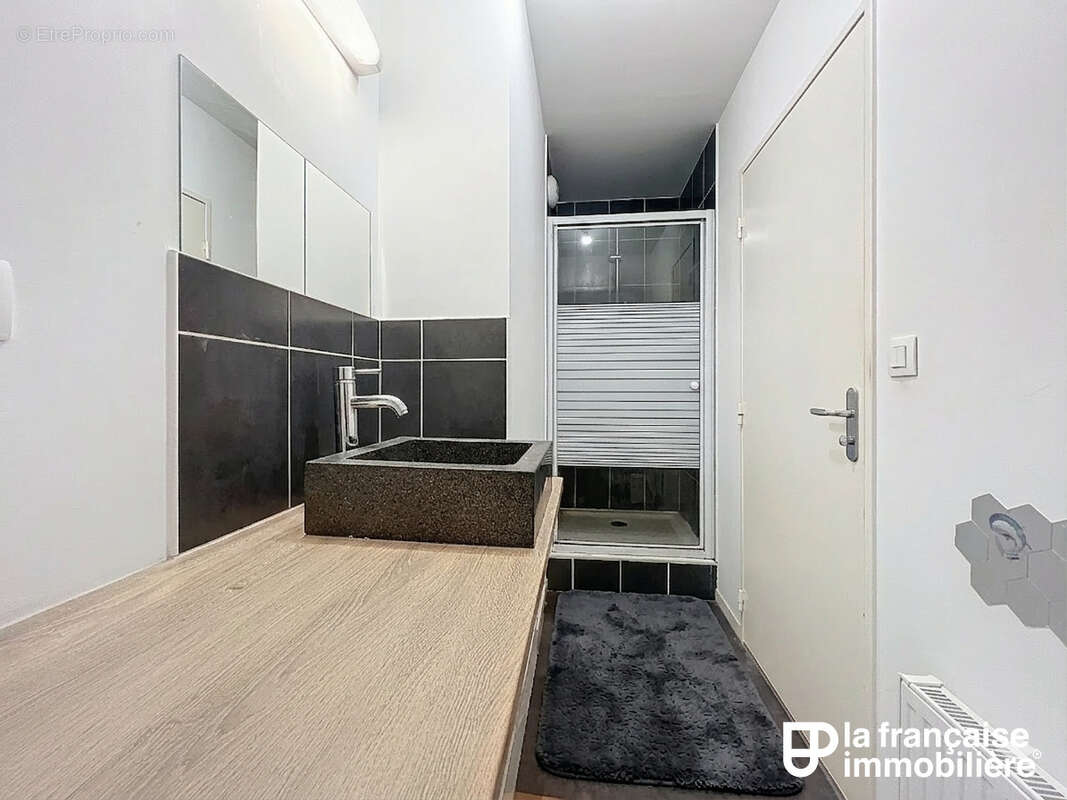 Appartement à VEZIN-LE-COQUET