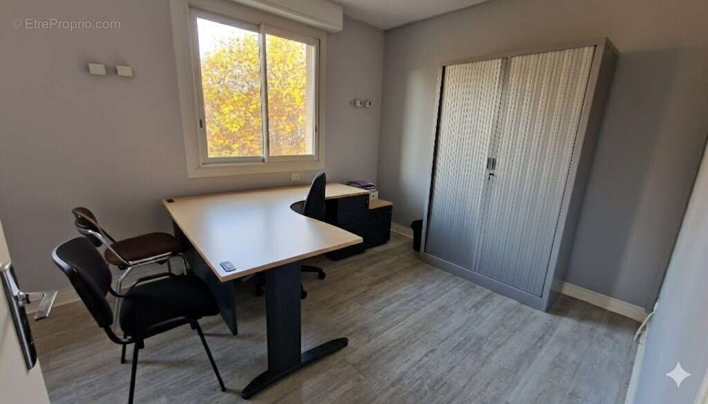Commerce 338 m² à Crest  - photo 5