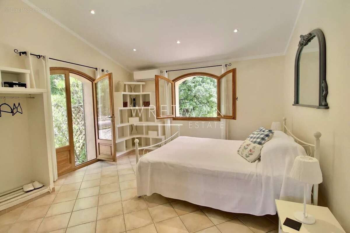 Villa de qualité avec vue panoramique et piscine - tourrettes - photo 14