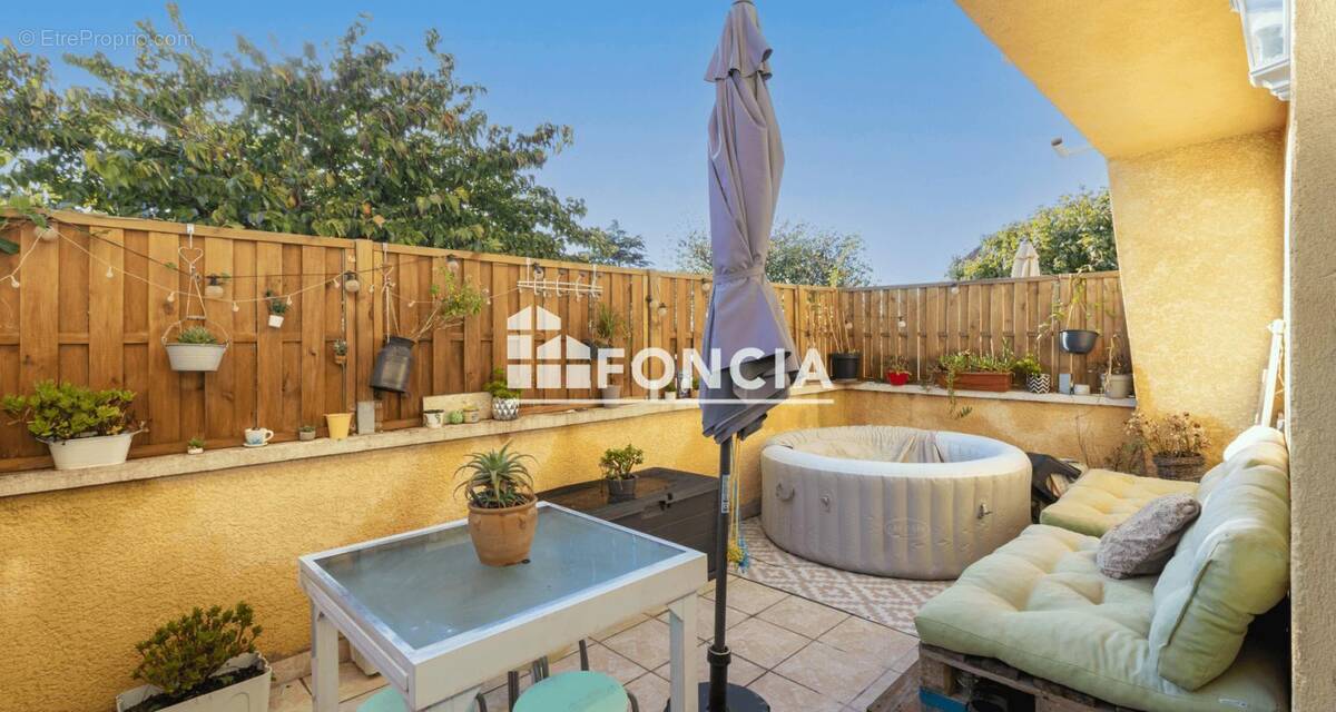 Appartement à PORT-DE-BOUC