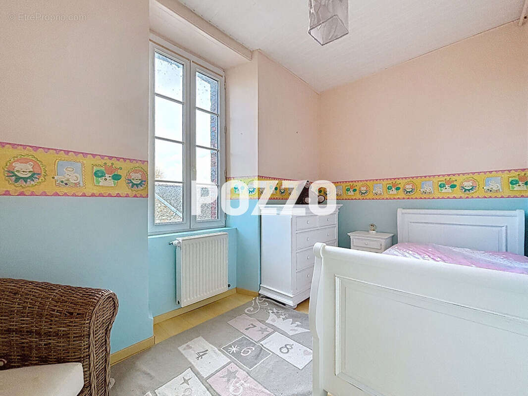 GOUVILLE SUR MER, bourg, maison bourgeoise en bon état général  - 6 pièce(s) - 148 m2 - photo 11