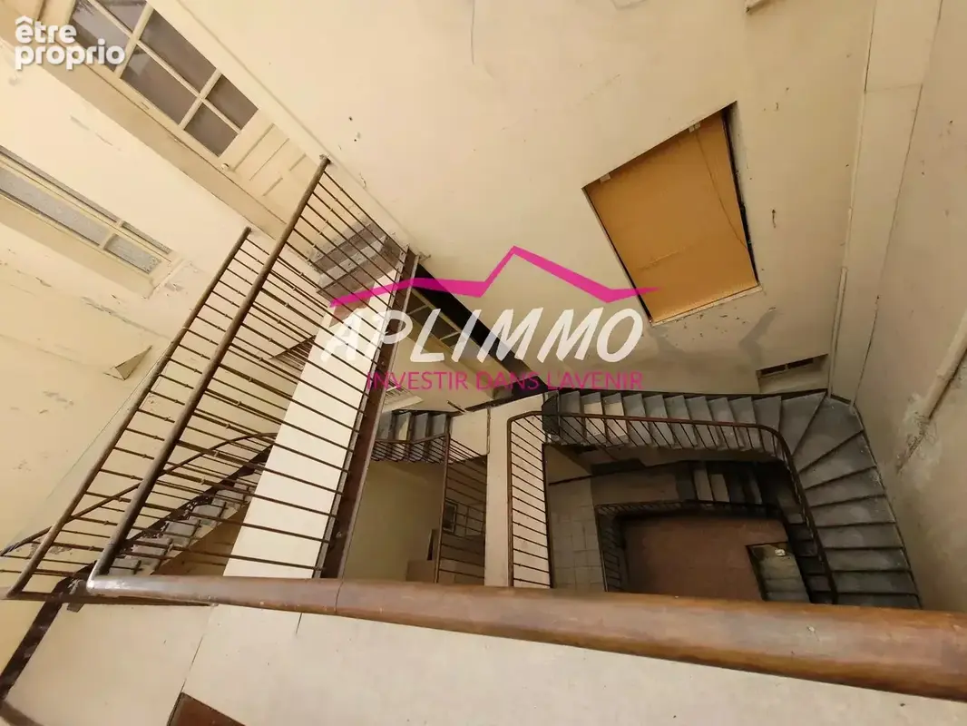 IMMEUBLE devant parking - photo 9
