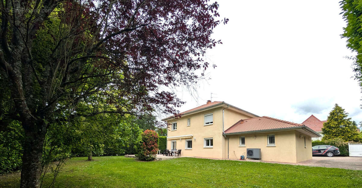 Maison à PREVESSIN-MOENS