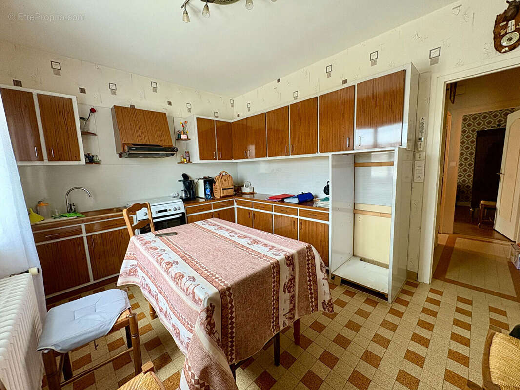 Maison à LA CHAUSSEE-SAINT-VICTOR