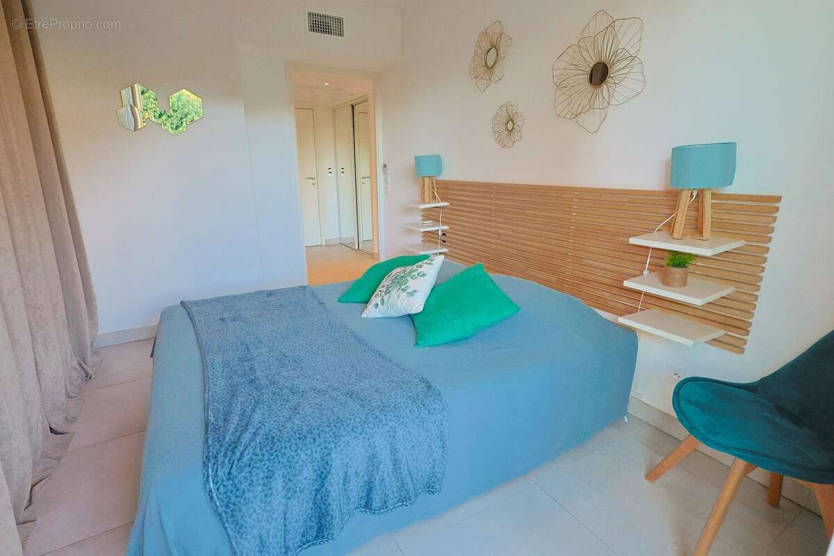 Appartement à VALLAURIS