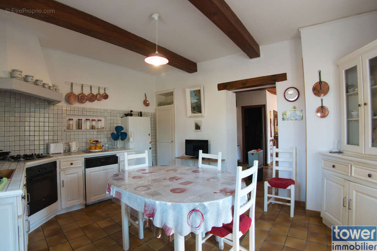 Maison de Village 120 m2 - 6 pièces   4 chambres - grenier 83 m2 - photo 6