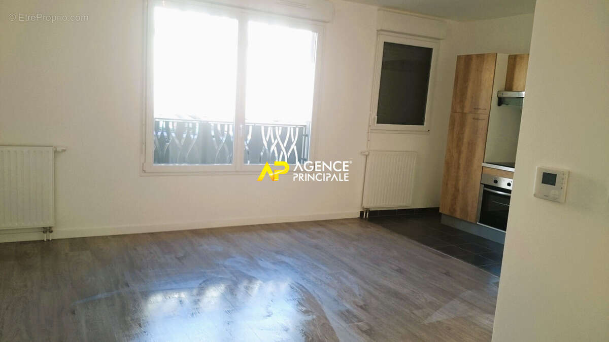 Appartement à SARTROUVILLE