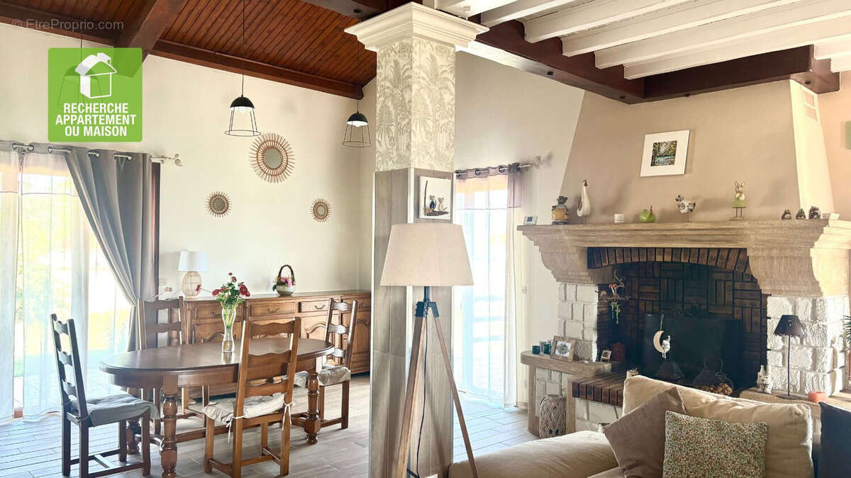 Maison à SAINT-ROMAIN-DE-JALIONAS