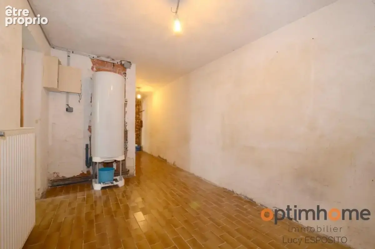  Maison en pierre à rénover avec terrain à bâtir – Nieuil (16)  - photo 7