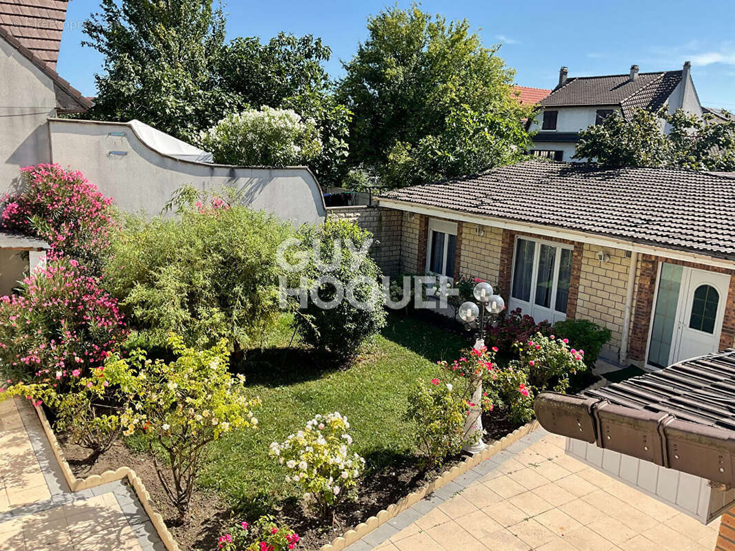 Maison à LE BLANC-MESNIL