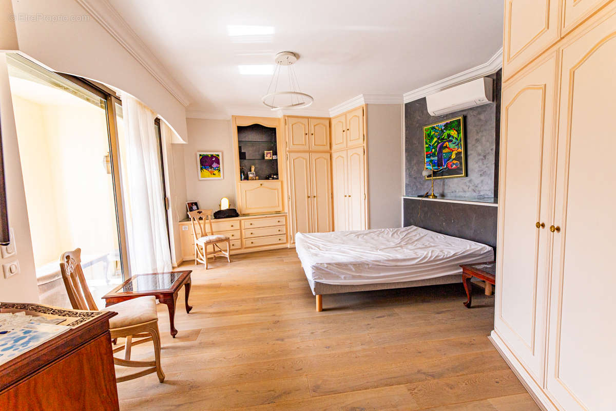 Maison à MANDELIEU-LA-NAPOULE