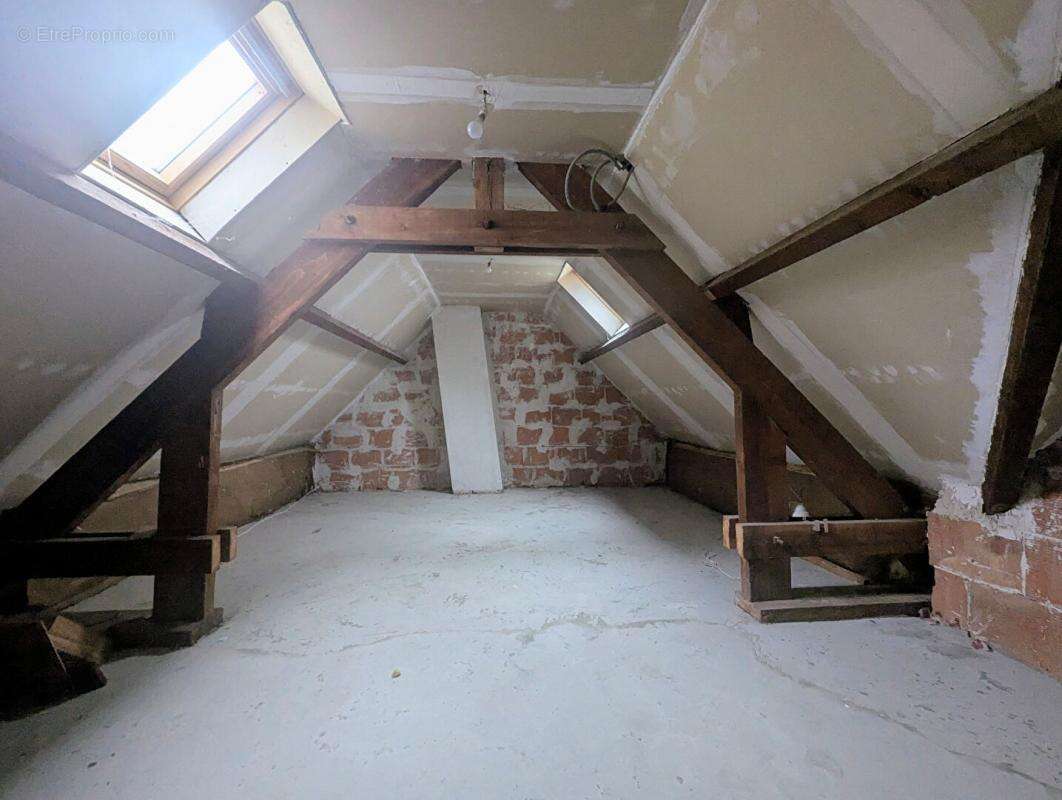 Maison à BRIIS-SOUS-FORGES