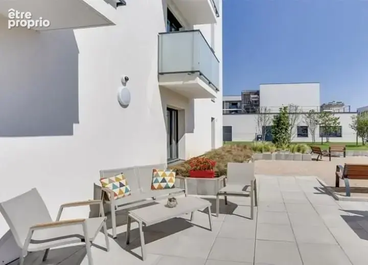 INVESTISSEMENT LOCATIF  BOURGOIN-JALLIEU  Résidence Seniors Les Girandières  6,43 % de rentabilité - photo 5