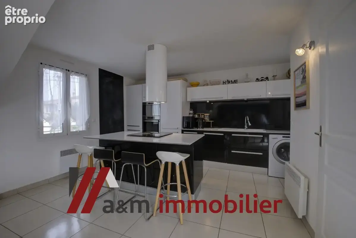 Duplex t4 avec terrasse et stationnement - la mede - photo 4