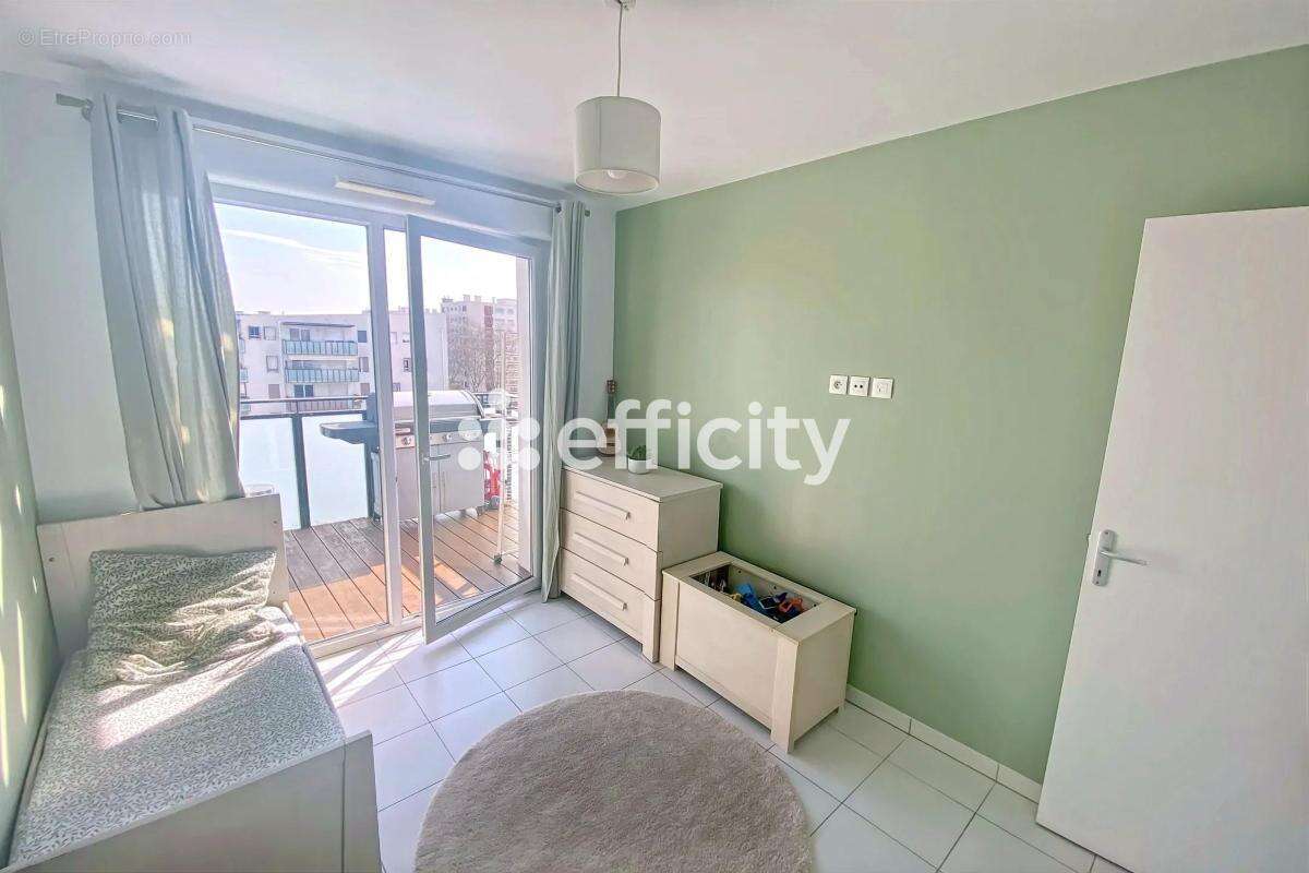 Appartement à SAINT-FONS