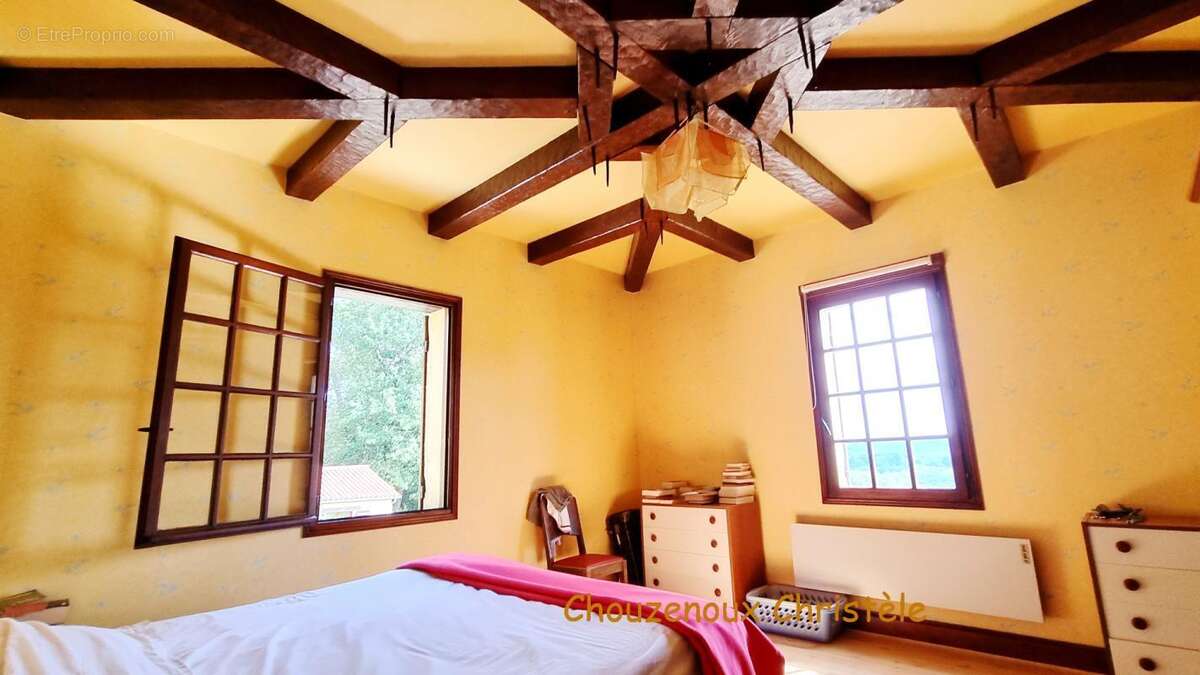 24200 Sarlat La Caneda :Maison et gîte, dépendances et piscine sur 5000m² - photo 9