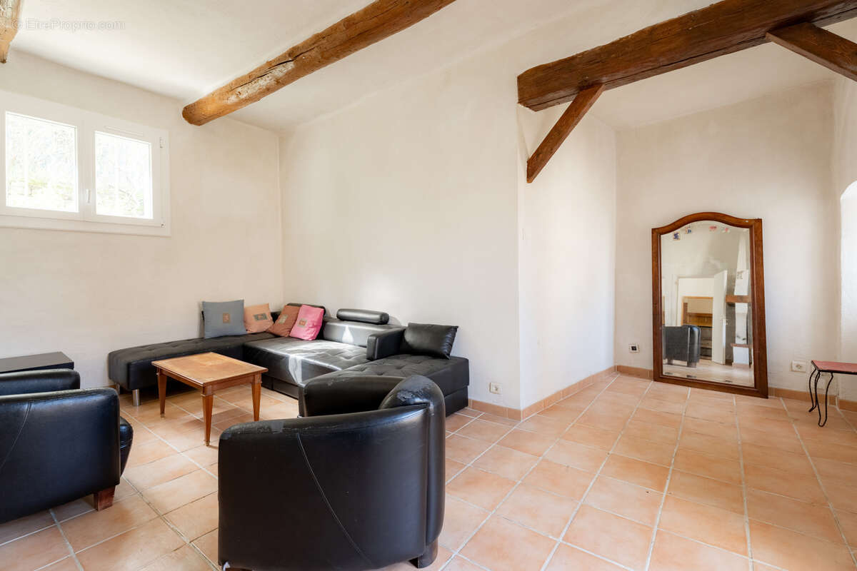 Maison à SIMIANE-COLLONGUE