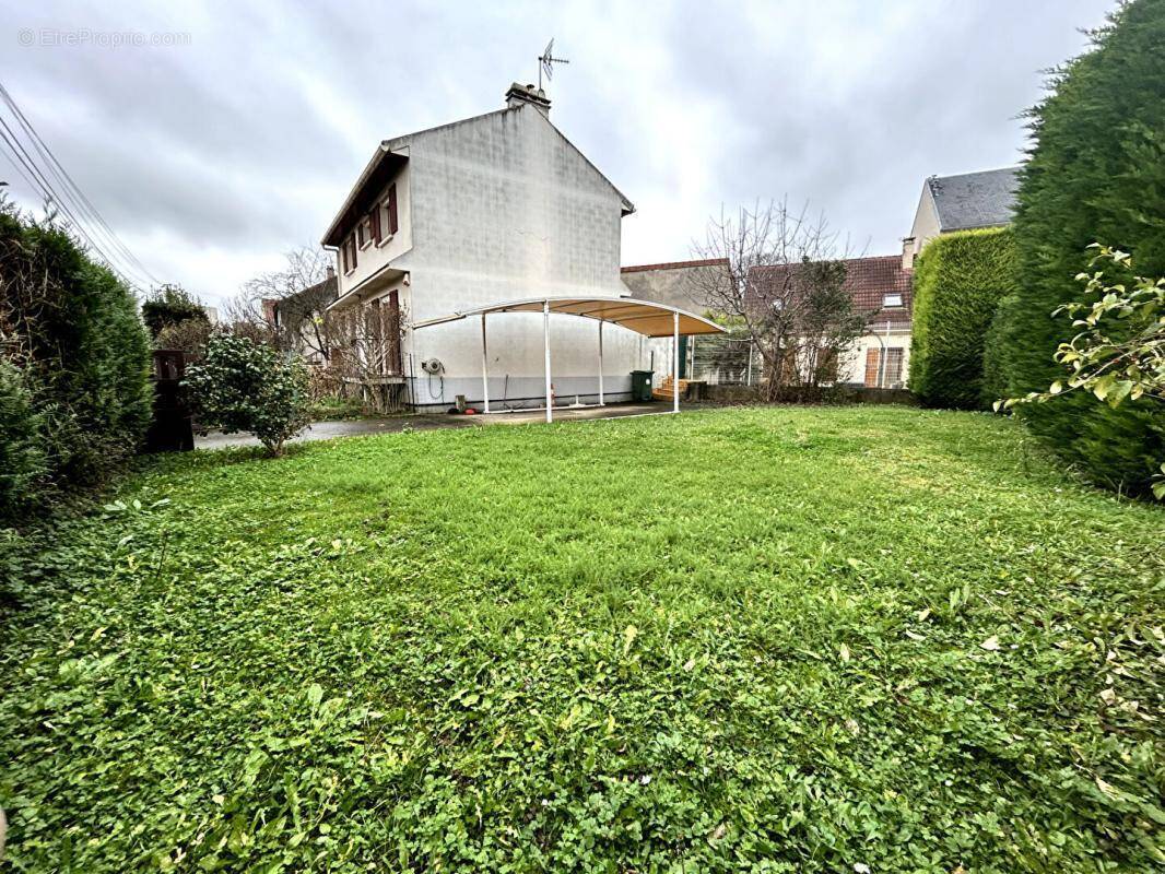 Terrain à VILLEJUIF