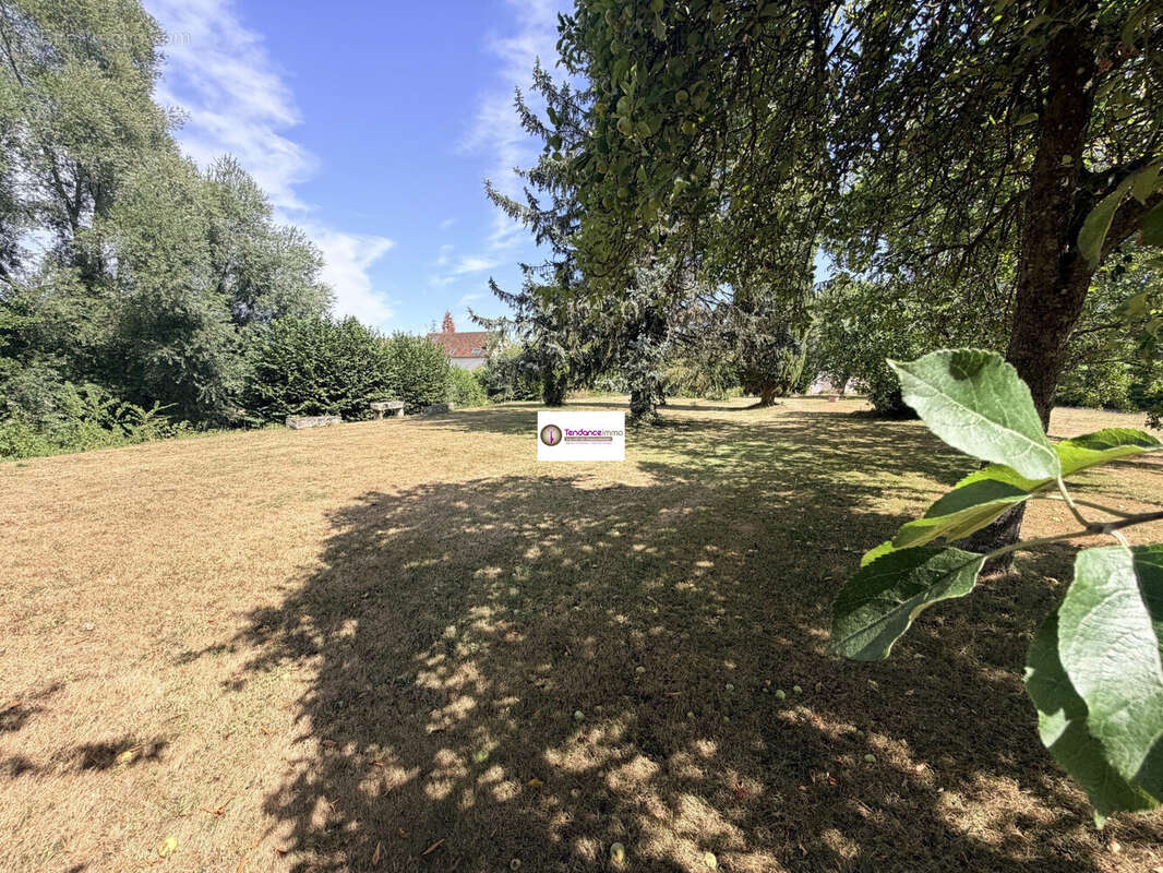Maison 6 pièces 143 m² à vendre à Le Mele-Sur-Sarthe (61170) - photo 2