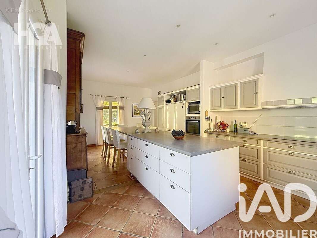 Photo 5 - Maison à CUERS