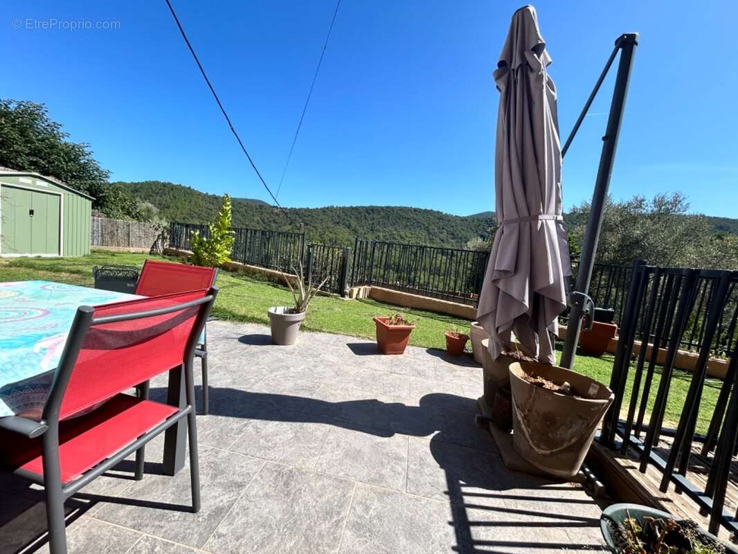 Maison à LES MAYONS