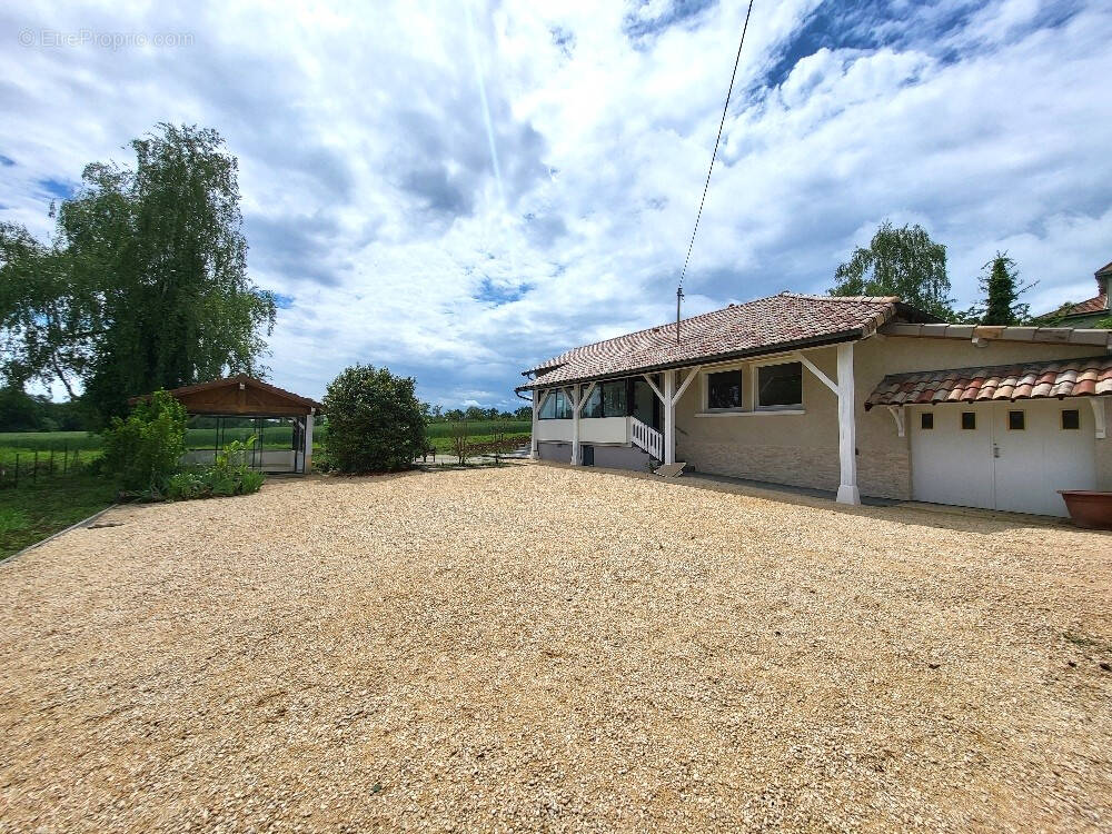 Maison à CHATILLON-SUR-CHALARONNE