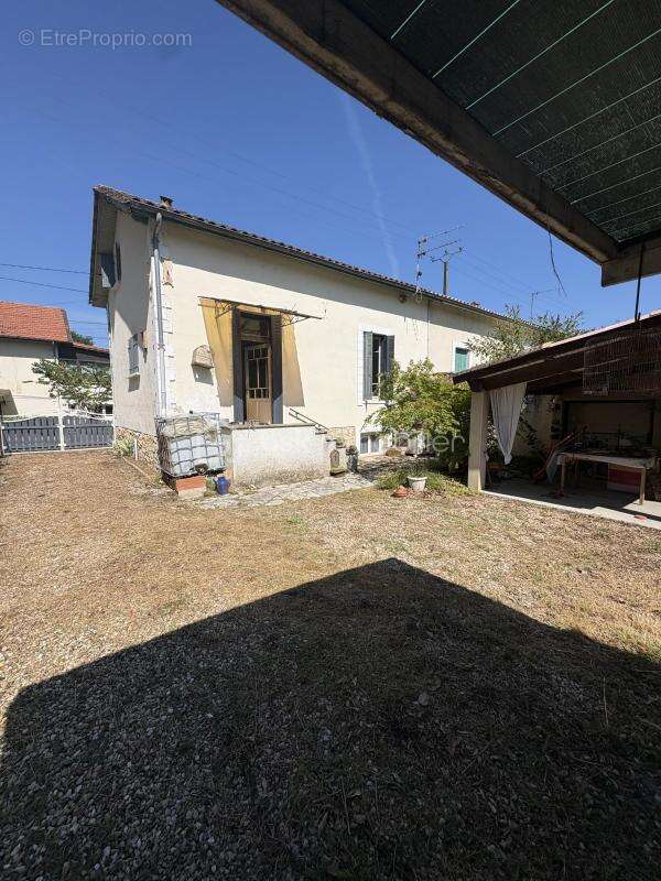 Maison mitoyenne 70 m² avec jardin arboré de 706 m² - photo 8