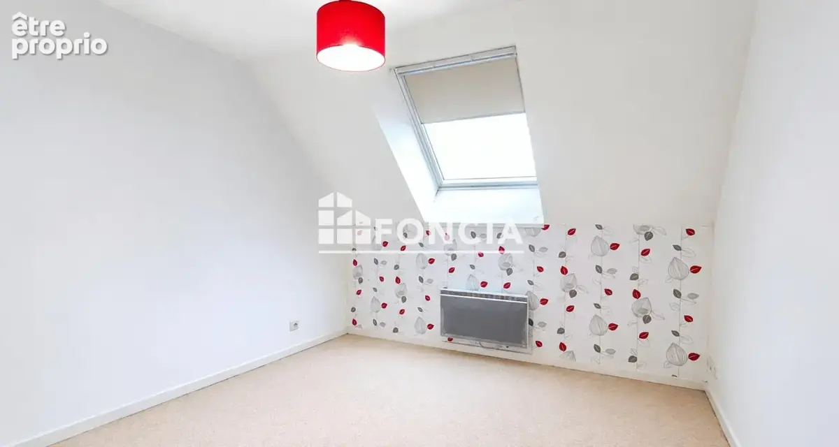 CHÂTEAU-THIERRY – Duplex T4 avec parking intérieur et cave - photo 6