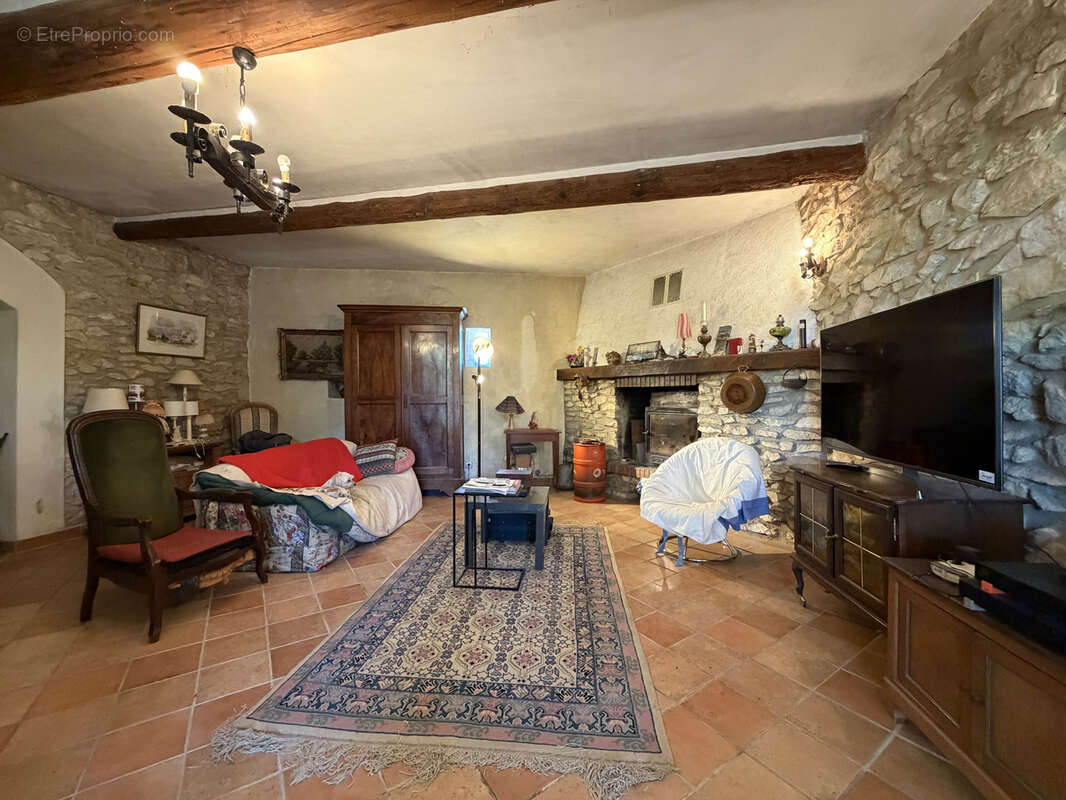 Maison à CADEROUSSE